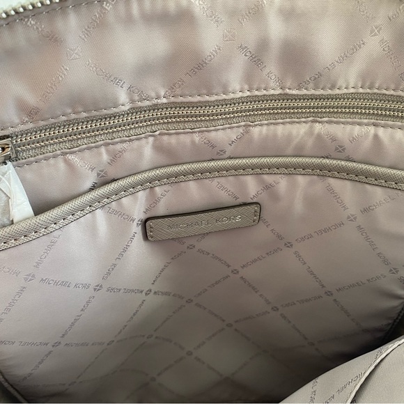 Michael Kors leather backpack purse - Picture 4 of 6